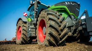 Агроструктура провела демонстрації трактора Fendt 1050 Vario