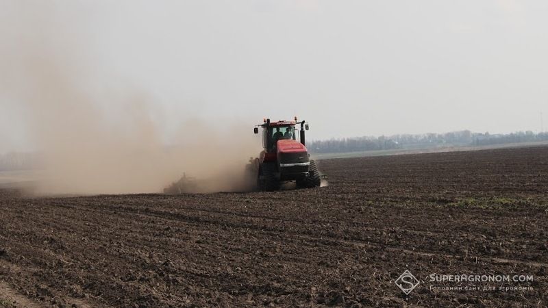 Боронування під посів ярих культур