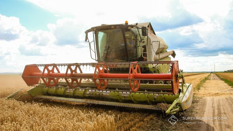 Нестача зернозбиральної техніки ускладнює жнива на Херсонщині