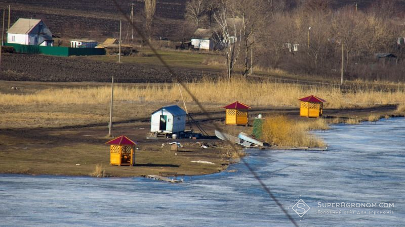 На Закарпатті повінь: підтоплено 300 га полів