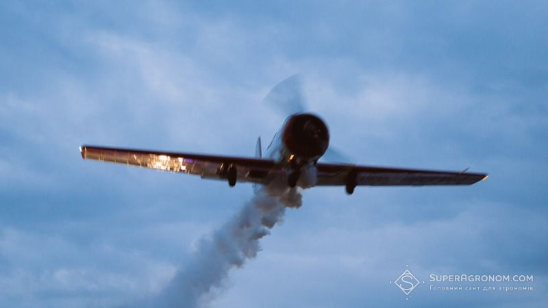 Рівненські депутати звернуться до Уряду з ініціативою заборонити авіаобробки полів