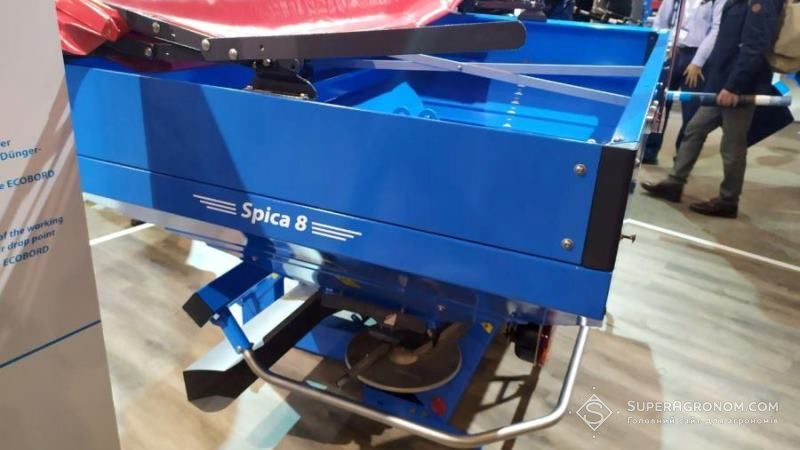 Lemken презентував розкидач міндобрив Spica 8