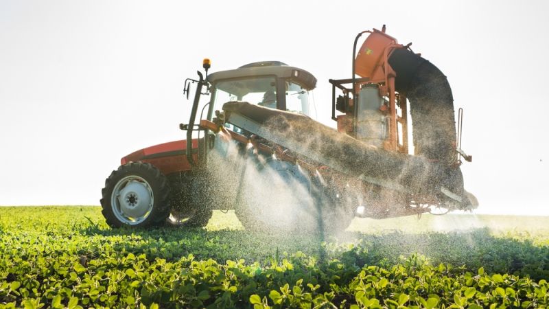 Євросоюз запроваджує заборону на хлорпірифос