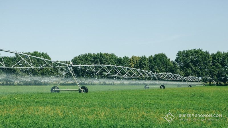 Через обміління озер та річок аграріям скоротять водні ліміти