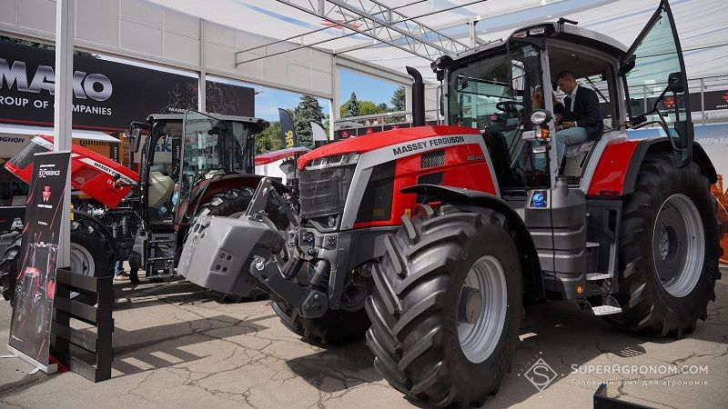 На українському ринку сільгосптехніки з’явилась нова лінійка тракторів Massey Ferguson 8S