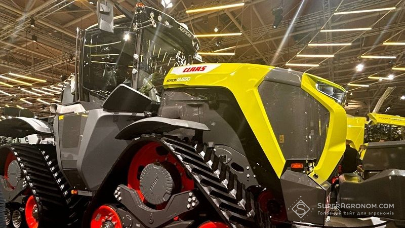 Гусеничний трактор Claas Xerion 12.650 на Agritechnica 2023